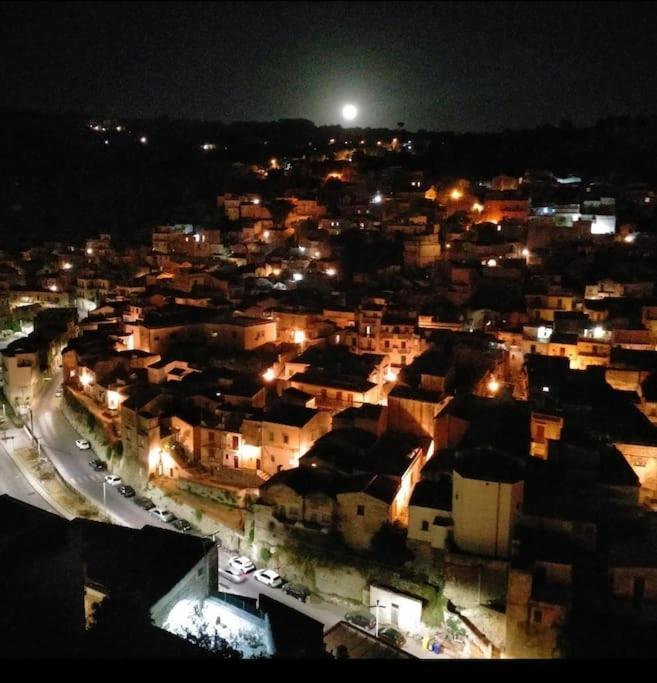Terrazza Con Vista 'Casa Ziicedda' Villa Modica Bagian luar foto